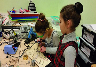 EU photonics project gets thousands of girls in STEM